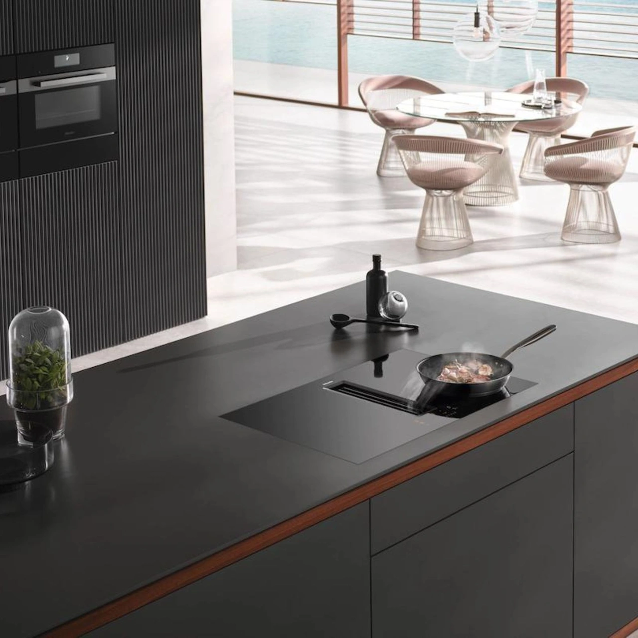 Miele Induktionshäll med fläkt KMDA 7272-1 FL