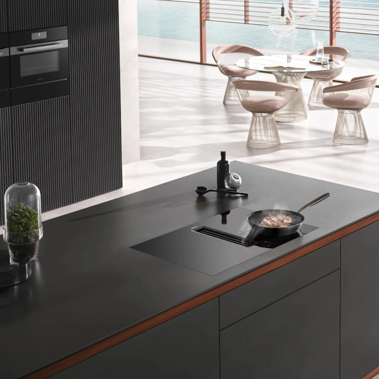 Miele Induktionshäll med fläkt KMDA 7272 FL-U