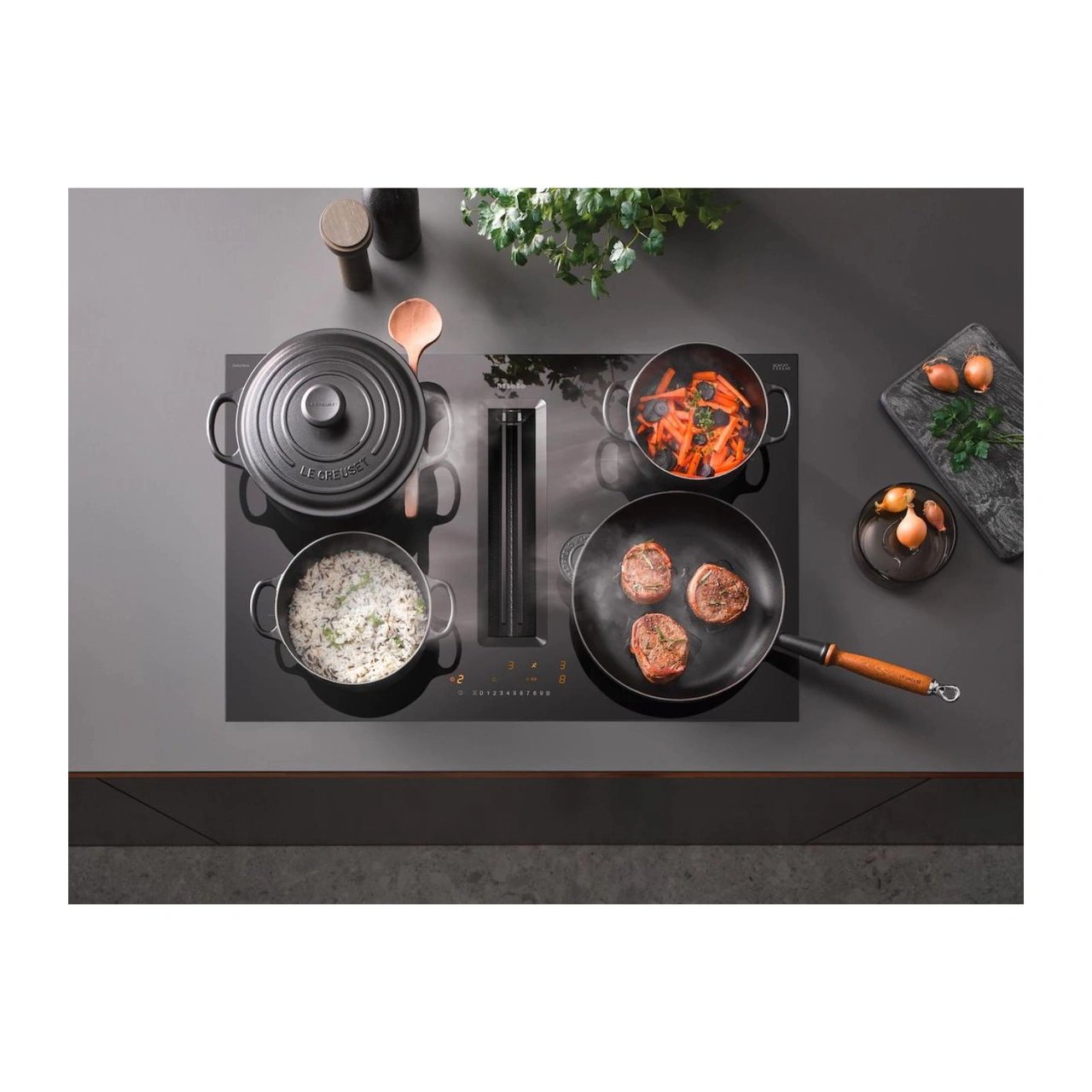 Miele Induktionshäll med fläkt KMDA 7272 FL-U