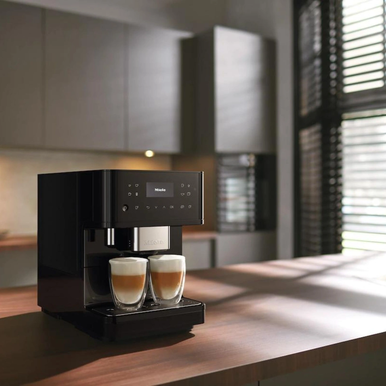 Miele Kaffemaskin CM 6160 Obsidiansvart
