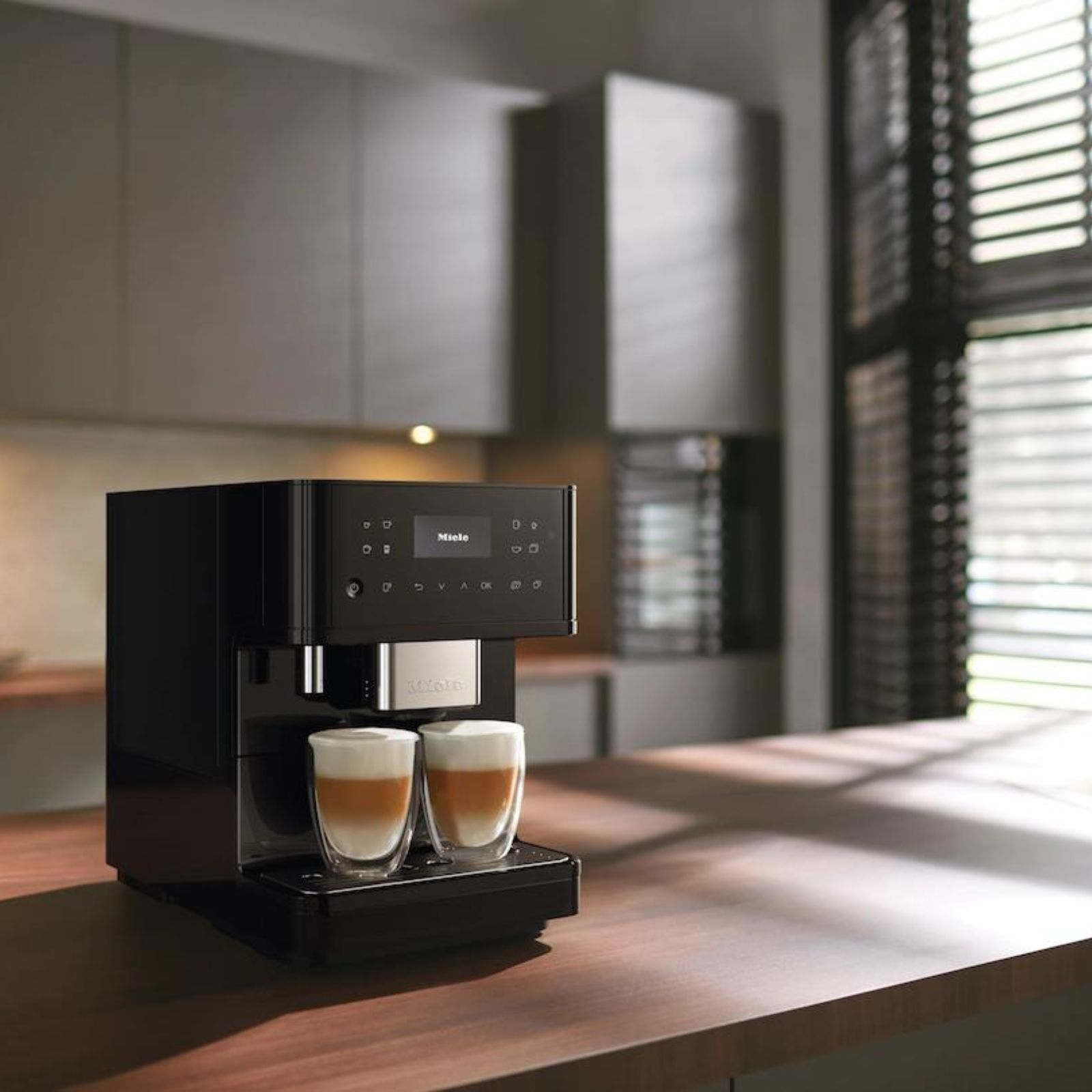Miele Kaffemaskin CM 6160 Obsidiansvart