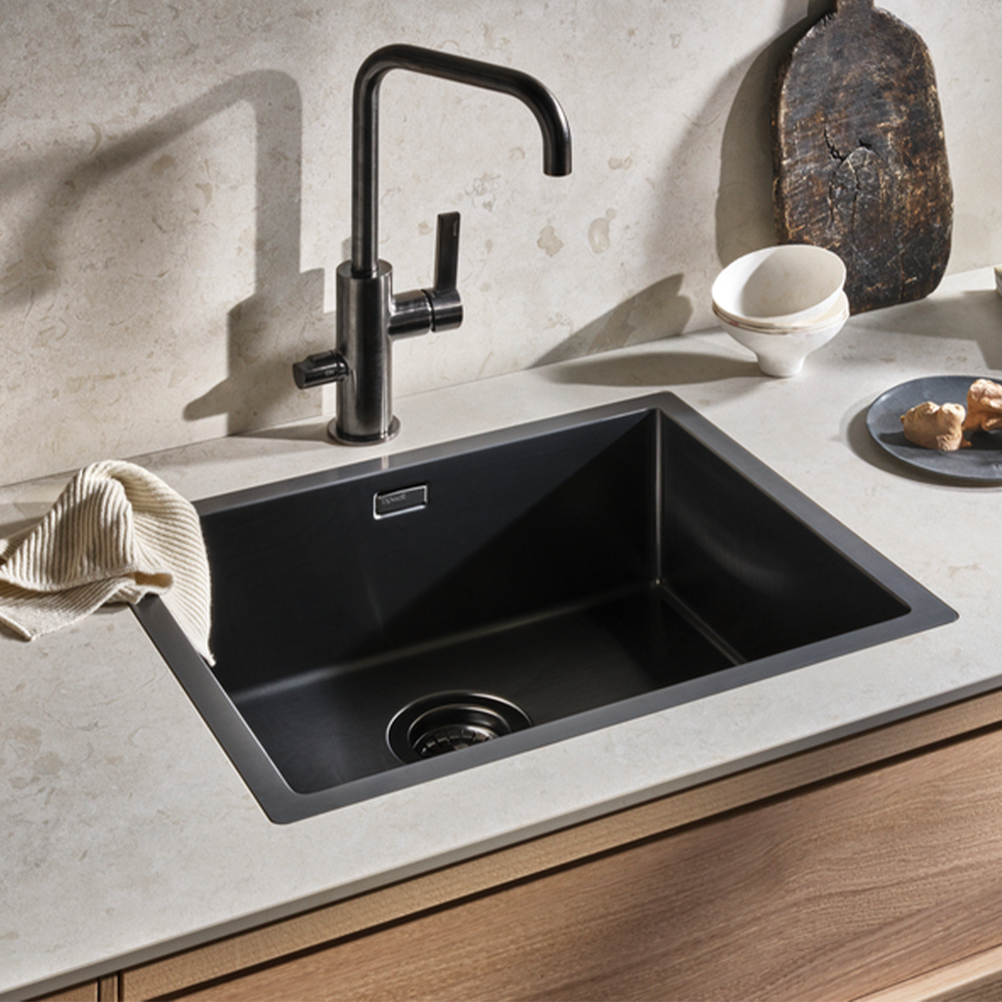 Diskho 5040 PVD Black Chrome
